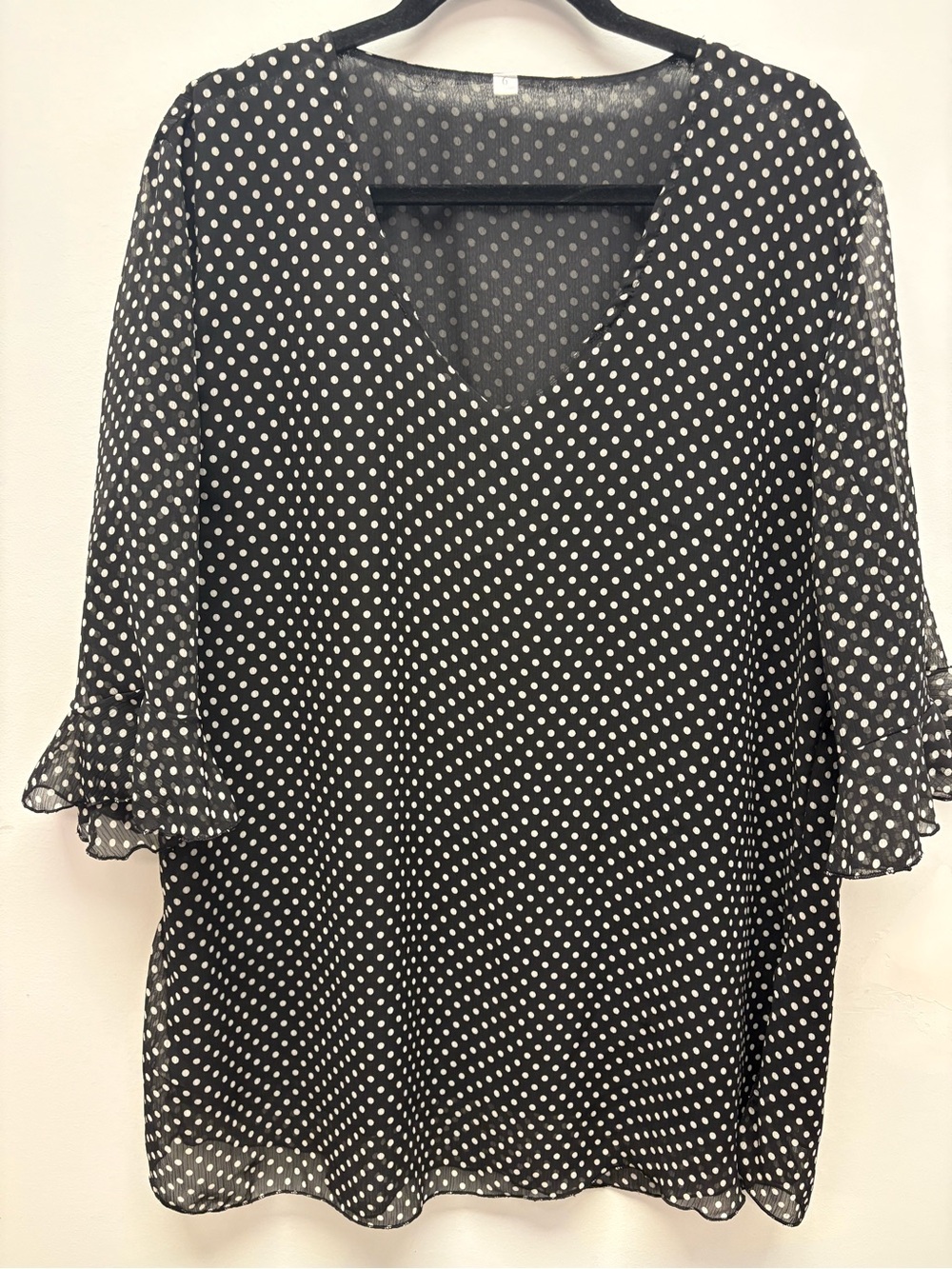 4 for $25 🖤 Black & White Polka Dot Ruffle Sleeve Blouse Plus Size 🖤